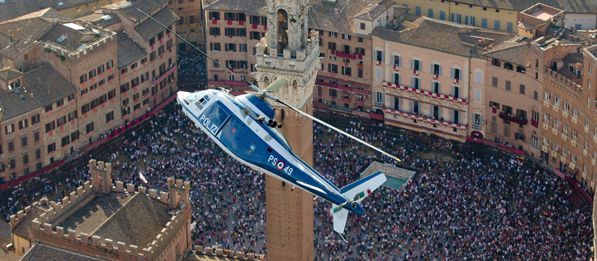 polizia-volo-su-folla