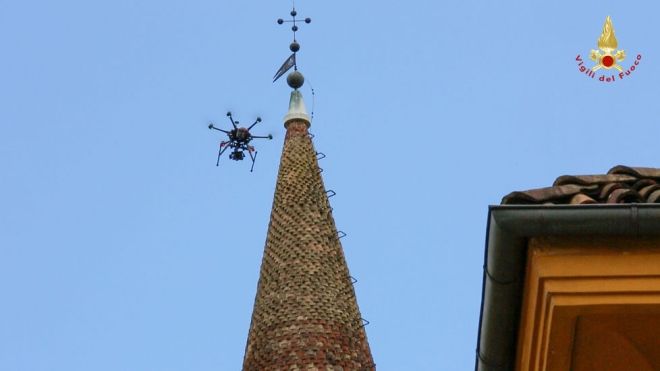 immagine di campanile drone