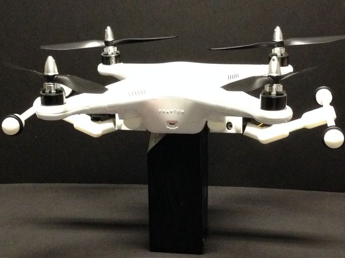 dronbe-DJI-Phanto-con-carrello-retrattile