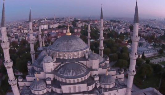 immagine di schianto drone moschea