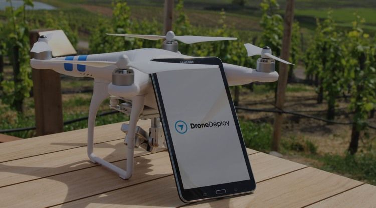 Dronedply per mappare campi agricoli con drone phantom