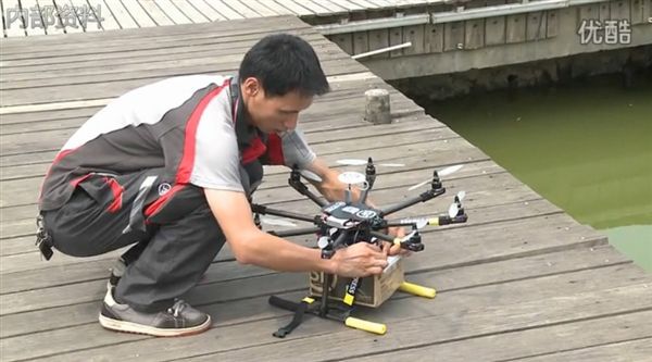 drone cinese consegna pacchi