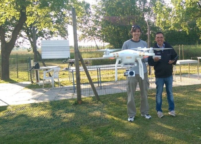 Phantom pilotato da un tester di DronEzine
