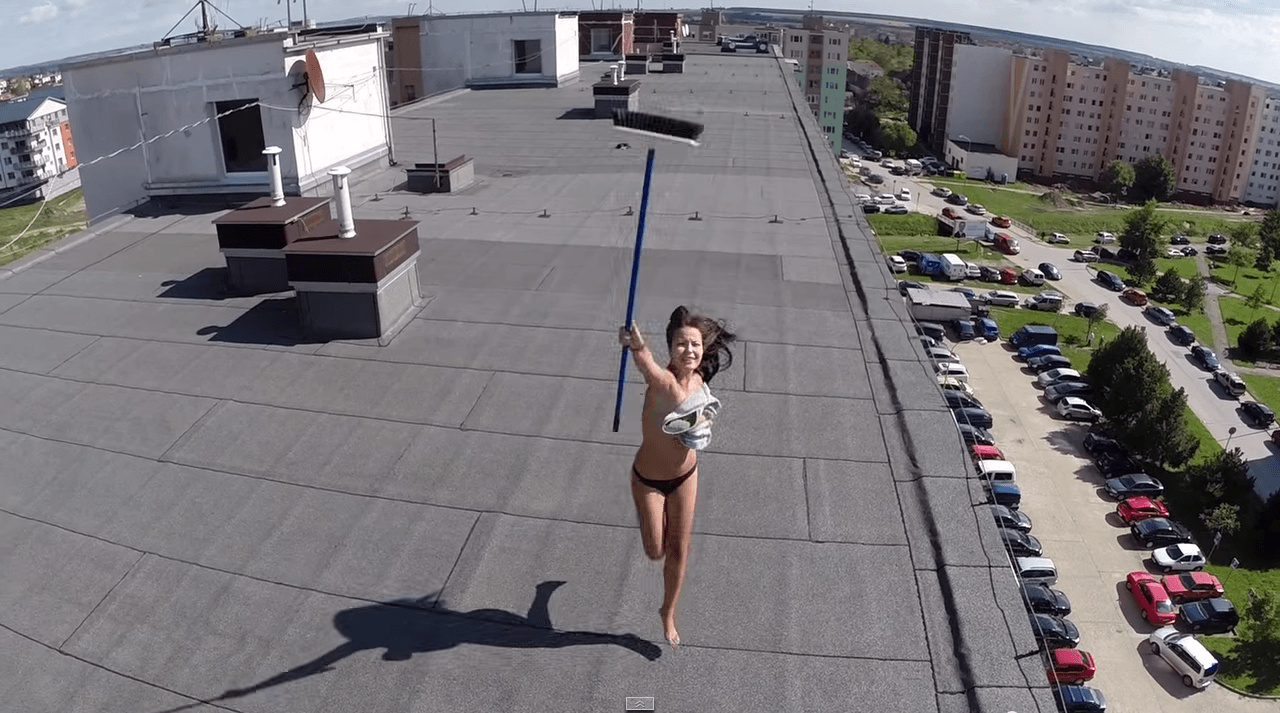 immagine di Drohne Frau