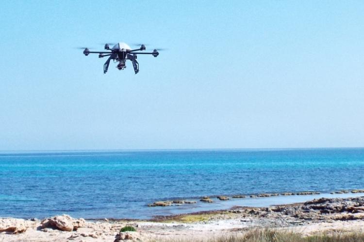 Drone sorvola coste a Cosenza per prevenire inquinamento