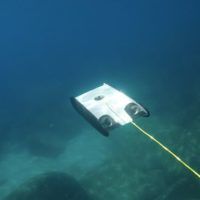 immagine di drone acquatico openrov trident