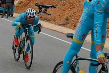 immagine di ciclismo drone registra allenamenti astana