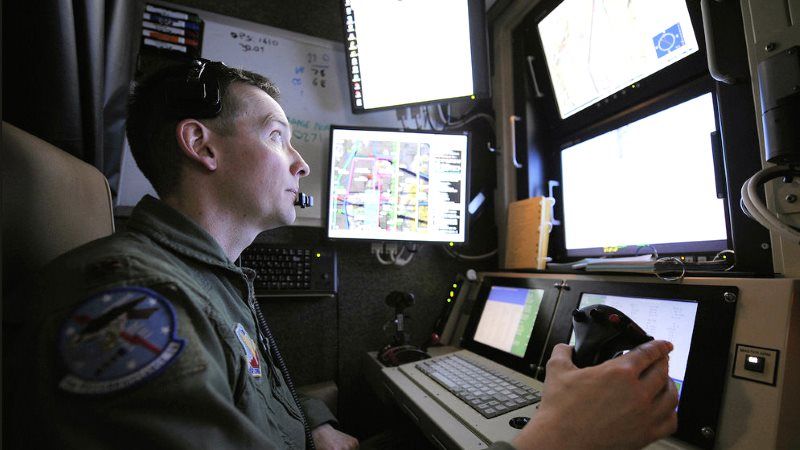 pilota di droni militari