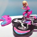 barbie con drone hoverboard