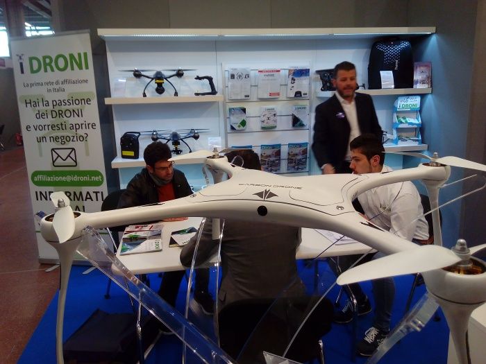 immagine di davilray a bologna stand idroni 700