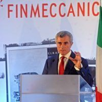L'amministratore delegato di Finmeccanica, Mauro Moretti, partecipa alle celebrazioni dei 150 anni delle Officine Galileo a Campi Bisenzio (Firenze), 26 ottobre 2014. ANSA/MAURIZIO DEGL'INNOCENTI
