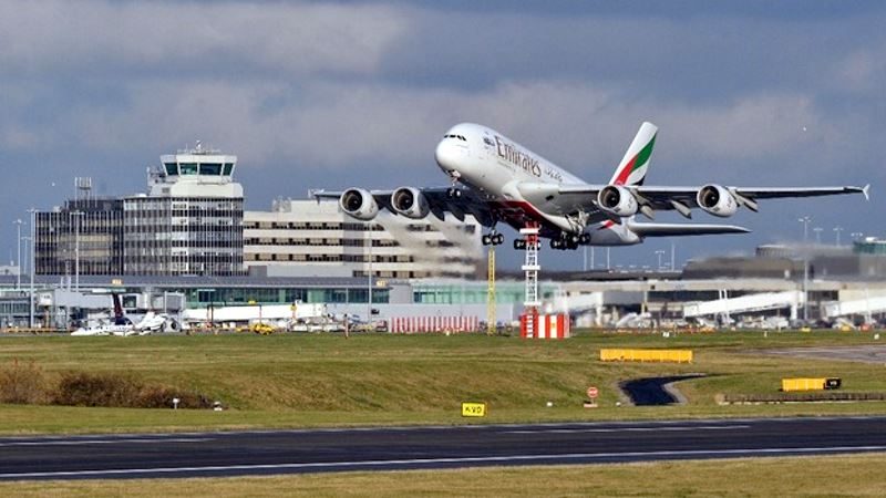 drone near miss manchester aeroporto