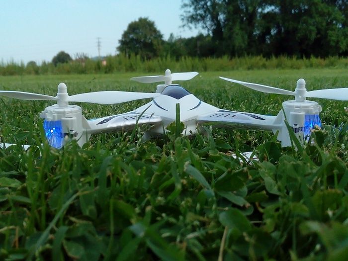 drone-tekk-falcon-primo-piano-700