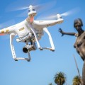 immagine di forografa il drone in volo