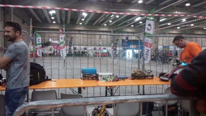 preparativi-per-manifetstazione-FPV-modelexpo-verona