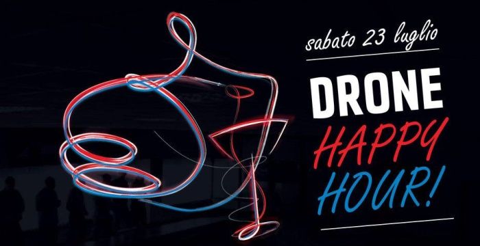 immagine di drone happy hour
