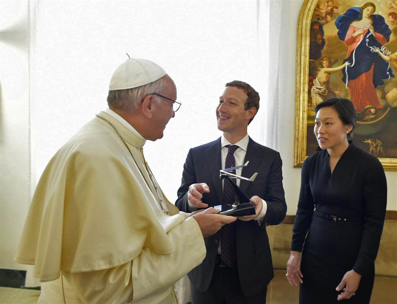 immagine di 160829 zuckerberg pope mn 1310 40016e25bddc34a77ada065a6b329833.nbcnews ux 2880 1000