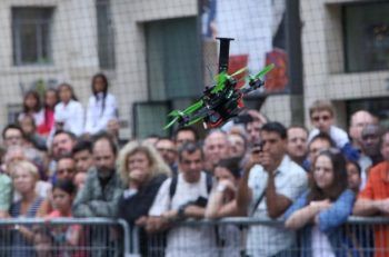 immagine di The Paris Drone Festival takes over the Champs Elysees 1 1
