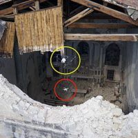 Il momento in cui i droni del progetto TRADR entrano nella voragine del tetto della Chiesa di Sant'Agostino ad Amatrice