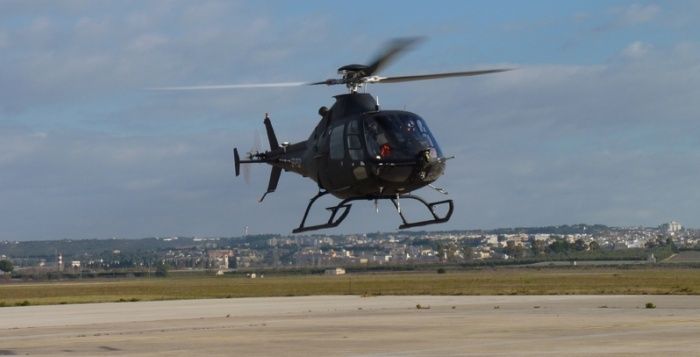 immagine di drone elicottero unmanned leonardo finmeccanica solo