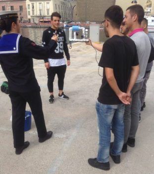 drone-marino-base-navale-napoli-studenti-fermi-gadda