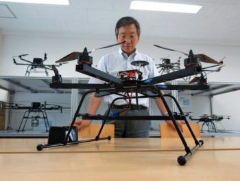 Il professor Kenzo Nonami dell'Universit&agrave; di Chiba