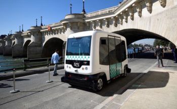 EZ10-Driverless-Minibus