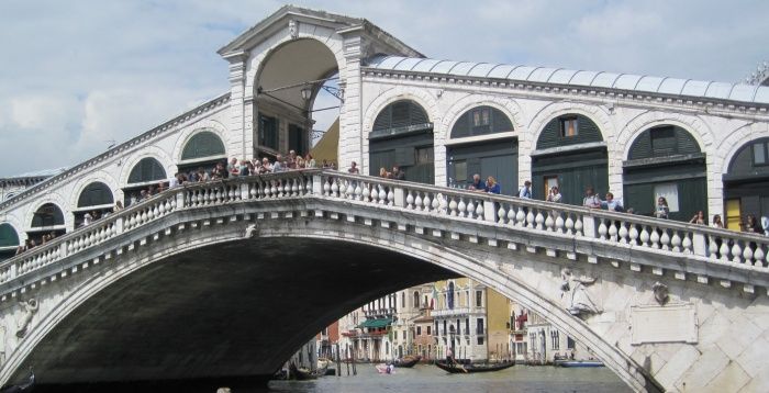 immagine di ponte di rialto venezia