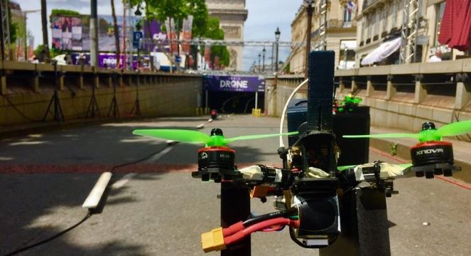 immagine di drone fpv racing dcl 2017 champs elisees