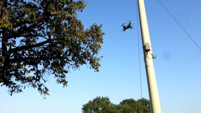 palo grosso evitato dai sensori anti collisione DJI Spark