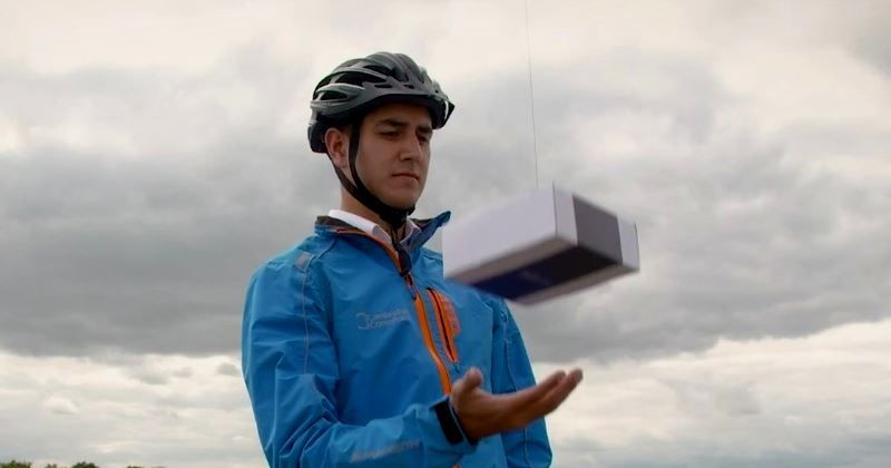 delivair consegne via drone nelle mani dell'acquirente