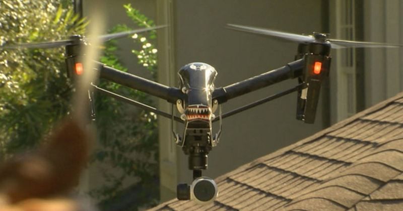 dimostrare che un drone ci spia
