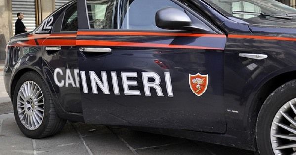 immagine di auto carabinieri