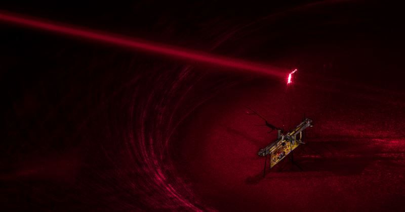 immagine di robofly drone senza batteria funziona a laser