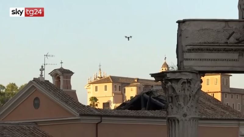 drone controlla chiesa crollata a roma