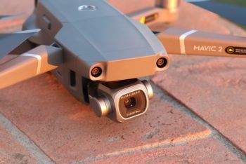 immagine di dji mavic 2 pro a terra
