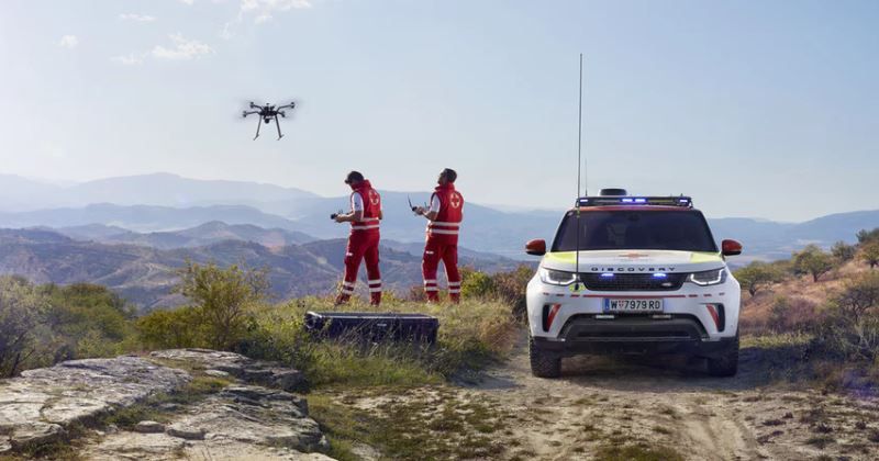 drone land rover discovery