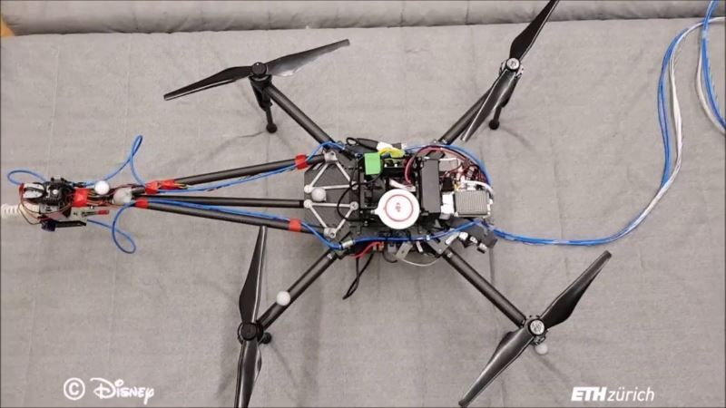 drone pittore paint copter disney