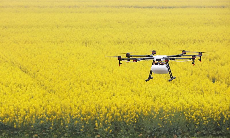 immagine di agriculture drone Agras MG 1