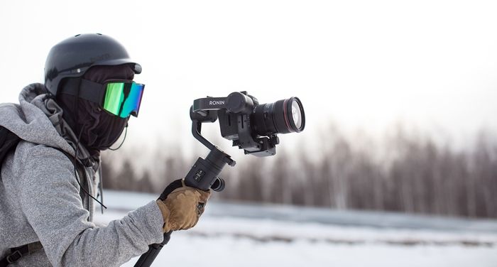 immagine di dji ronin s su pista neve