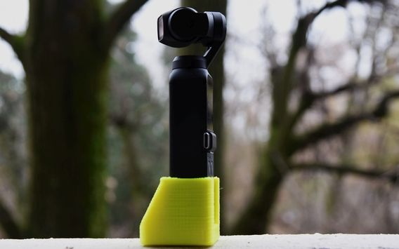 immagine di osmo in piedi con adattatore vite foto w