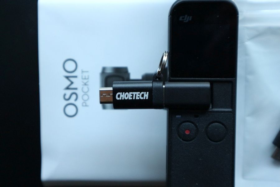 immagine di particolare adattatore usb c 2 micro USB w