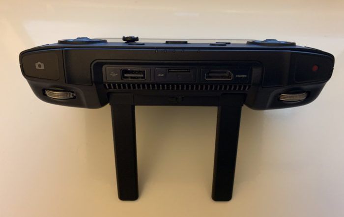 immagine di dji smart controller porte connessione