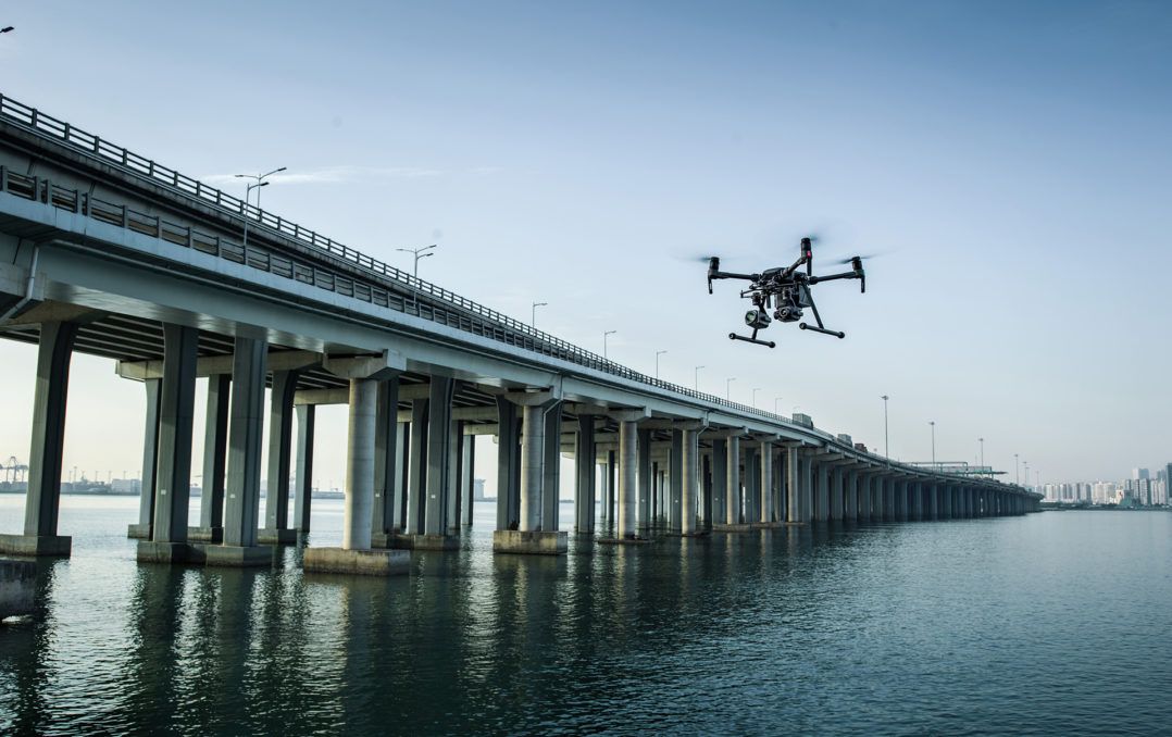 immagine di DJI M210 V2 in use 10 rgb 72