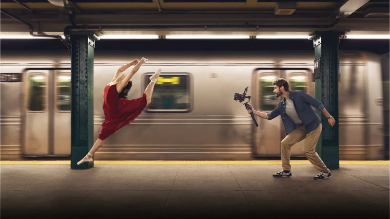 donna che balla ripresa in movimento con ronin sc