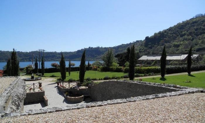 immagine di le grotte droni