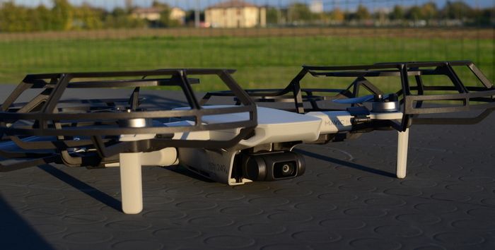 immagine di DSC 0577 mavic mini paraleiche appoggiato w