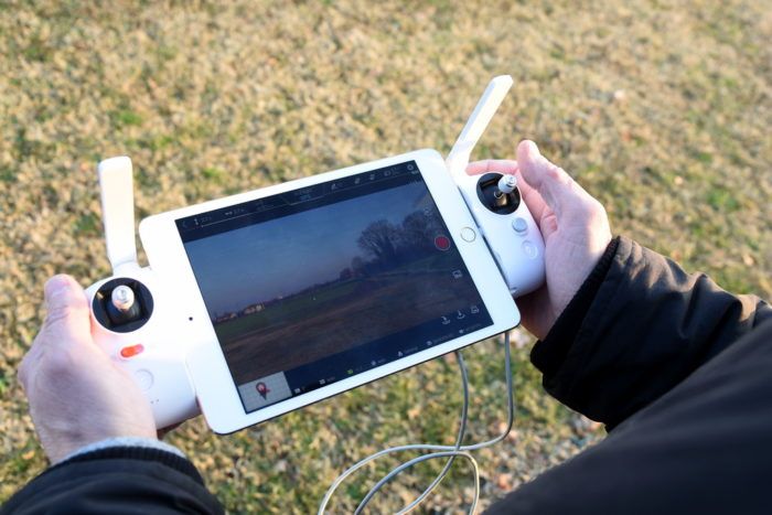 immagine di DSC 4030 radiocomando tablet drone fimi x8 web