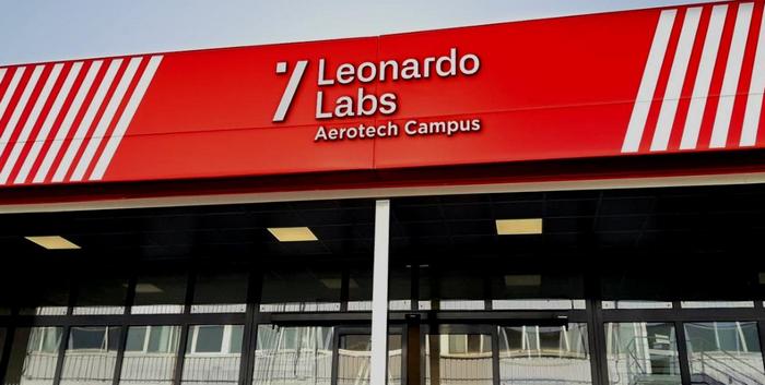 immagine di leonardo Academy pomigliano universita napoli