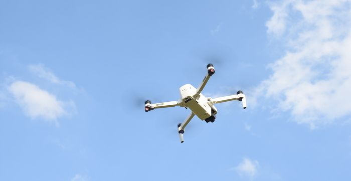 immagine di drone in volo